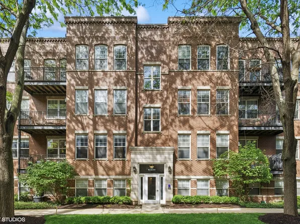 303 W Scott St APT 402, Chicago, IL 60610