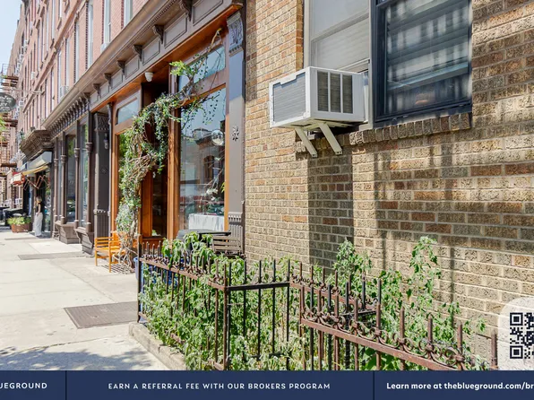 131 Greenpoint Avenue image 23 of 25