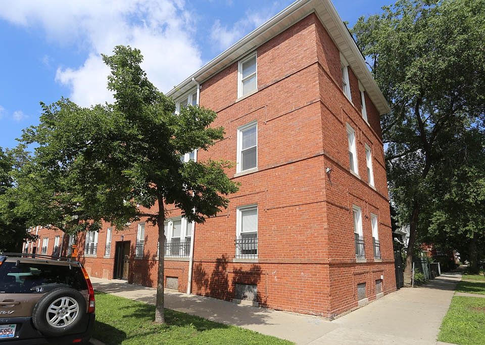 1st image of 6209 N Ravenswood Ave #1