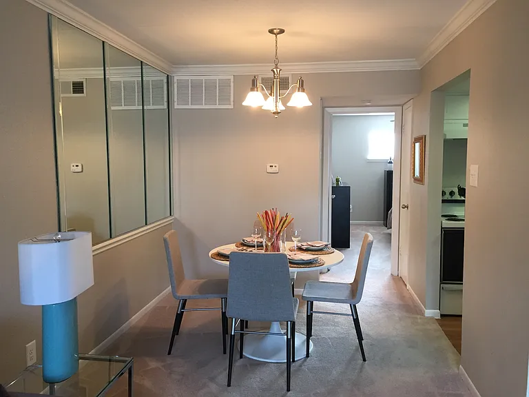 Brittany Place Apartments — Photo 5