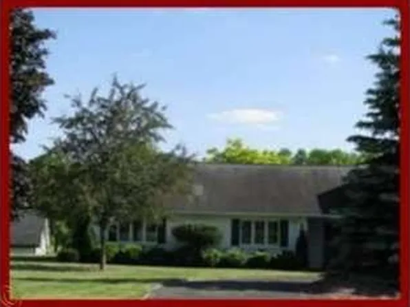 10566 La Salle Pl, Brighton, MI 48114