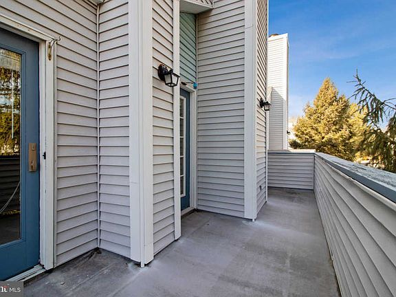 4th image of 208 Margit Ct