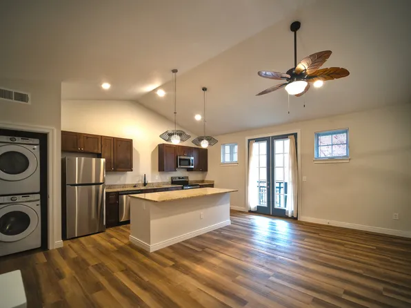 1800 S Huntington Gardens Pl, Bloomington, IN 47401