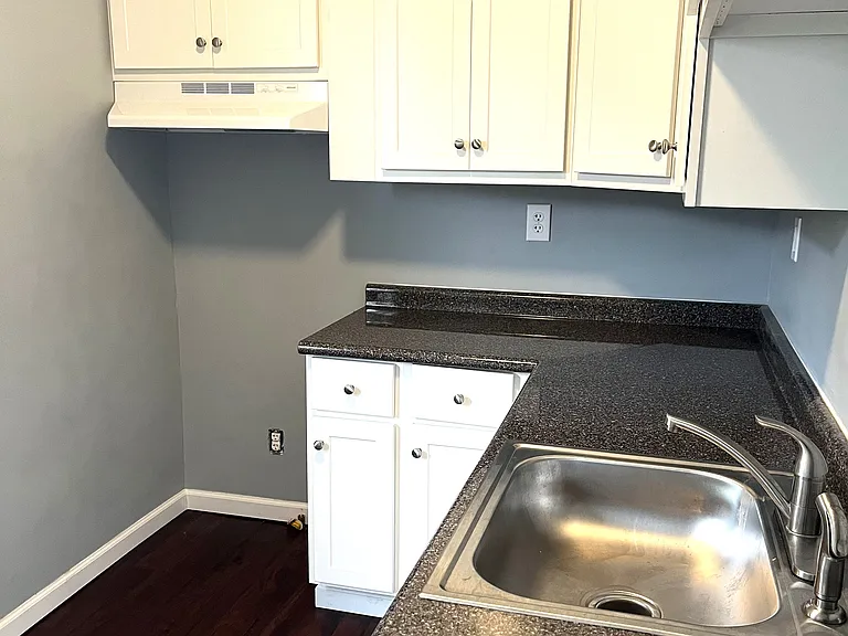 1709 Walnut St #1 — Photo 6