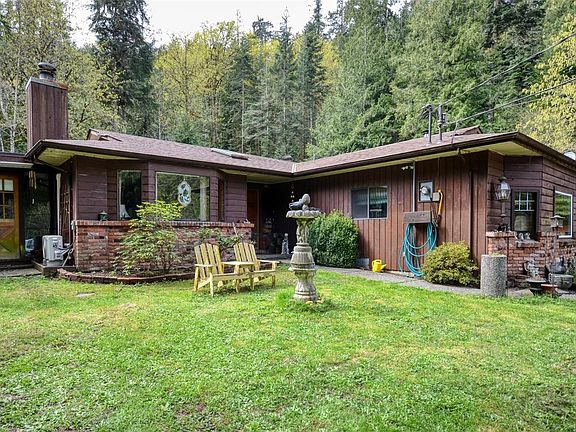 2nd image of 3780 Sooke Rd