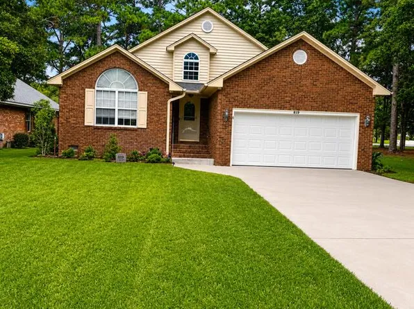 819 Bentwood Cir, Manning, SC 29102