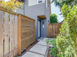 4330 SE Madison St UNIT B, Portland, OR 97215