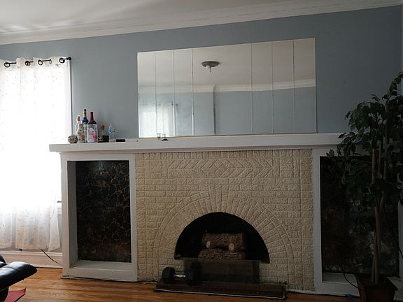3rd image of 1758 N Luna Ave