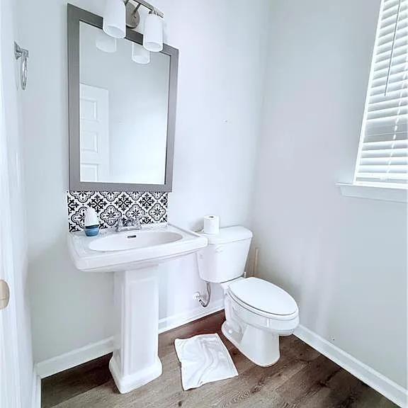 409 McGinnis Cir — Photo 13