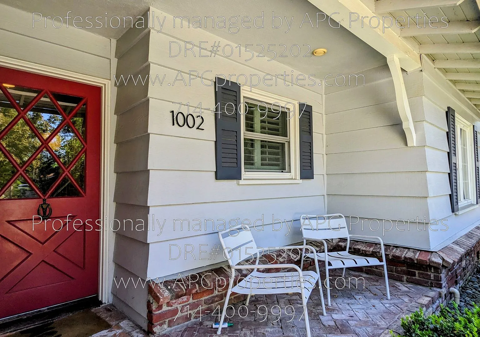 Charming Single-Story 3 bedroom / 2 bathroom house with pool in Prime Santa Ana Neighborhood — Photo 3