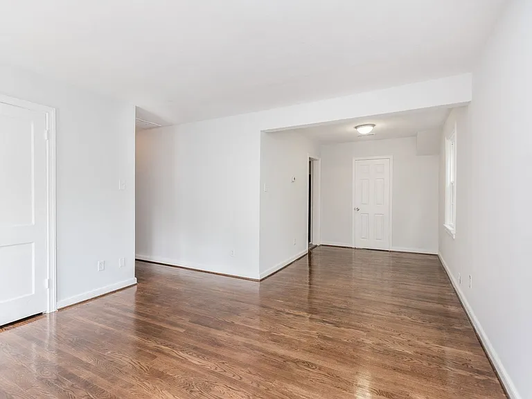 5001 Schutte Ave — Photo 3