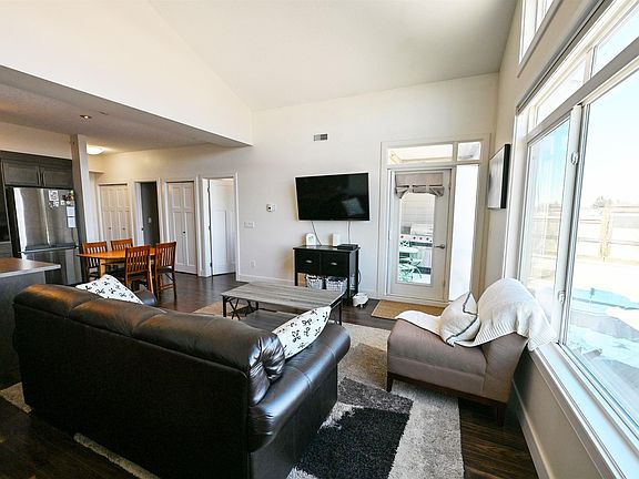 4th image of 279 Wye Rd #302