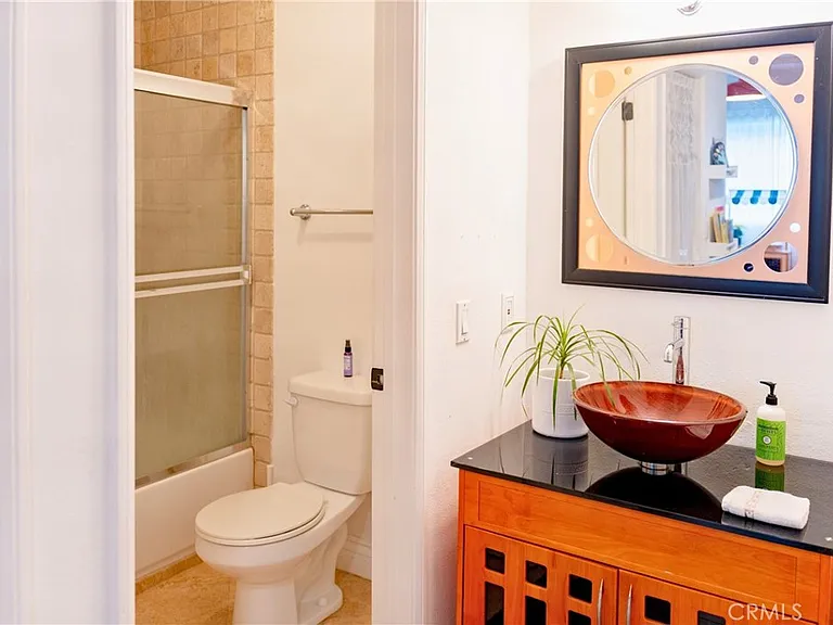4128 Whitsett Ave #101 — Photo 9