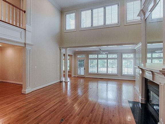 3rd image of 1011 Water Place Way