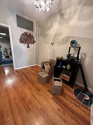 Rented by Aron Fried, LREB | media 11