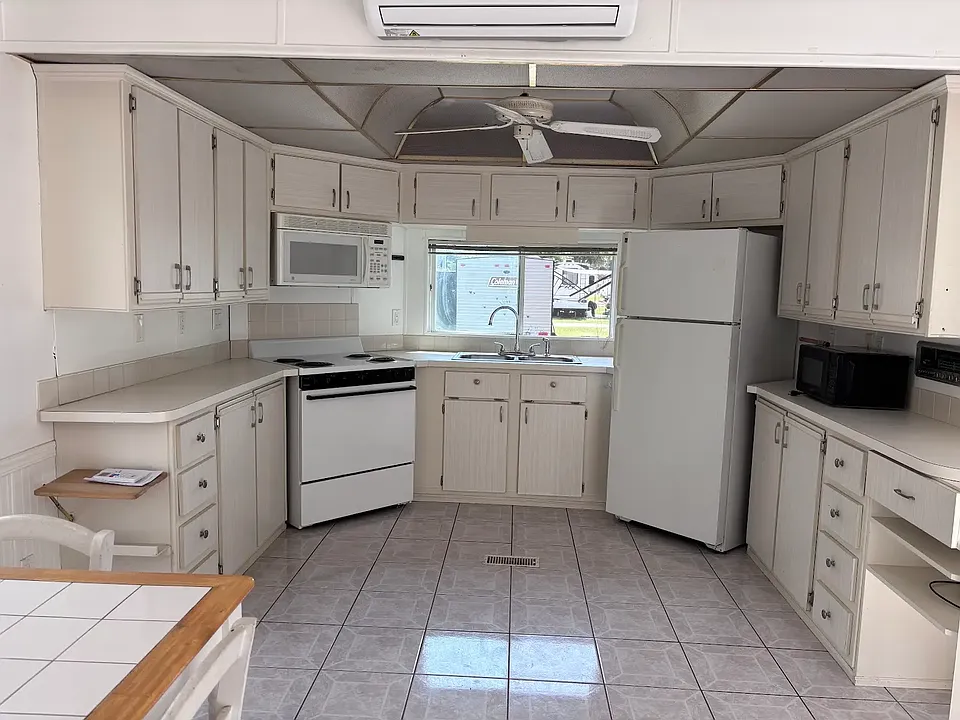 1720 NW 38th Ave #82