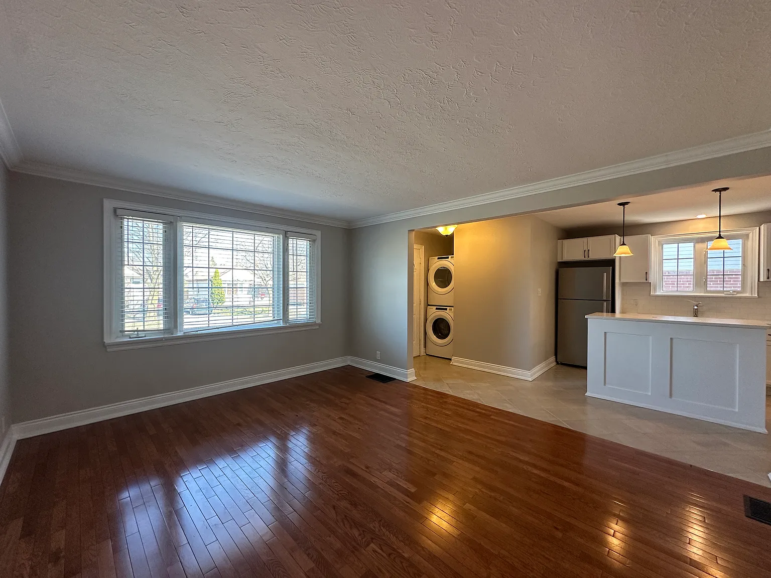 Upper - 190 Highland Avenue — Photo 4