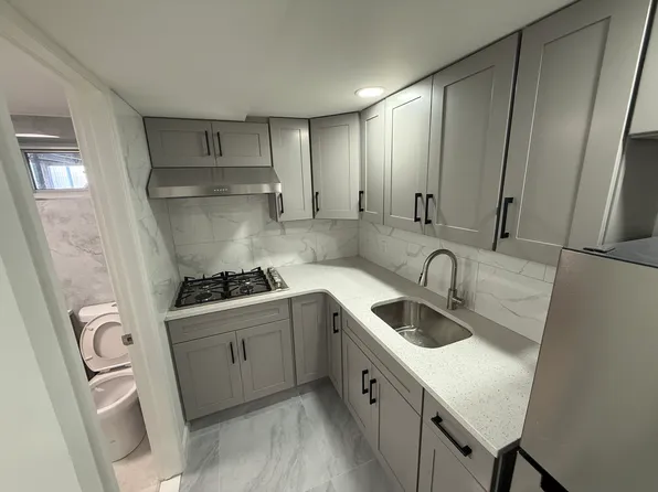 (undisclosed Address), Staten Island, NY 10305