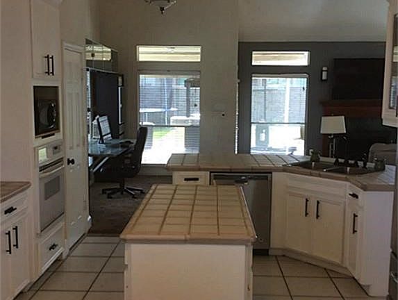 5th image of 3410 Glastonbury Dr