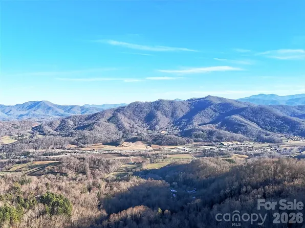 Vireo Ln, Waynesville, NC 28785