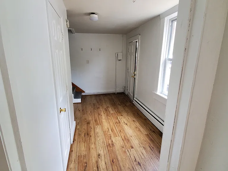 145 King George St — Photo 6