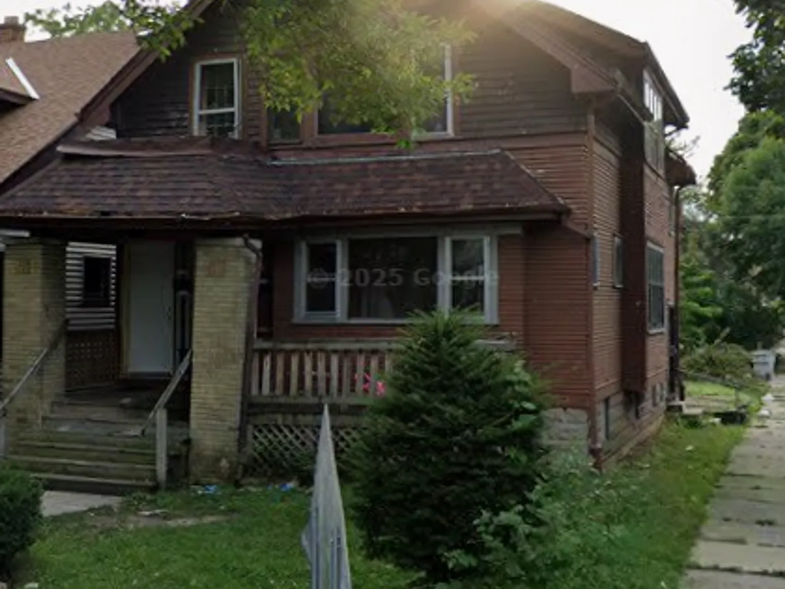 Spacious 3BR Lower Duplex Rental — Photo 3