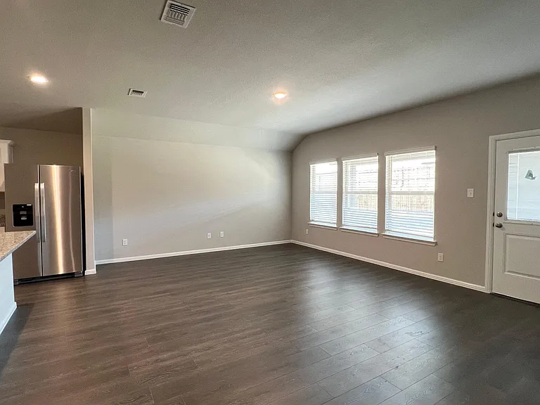 1416 Dillard Creek Dr — Photo 8