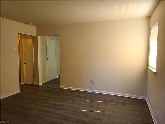 2nd image of 1849 Parkview Ave