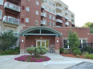 36 Village Rd APT 414, Middleton, MA 01949