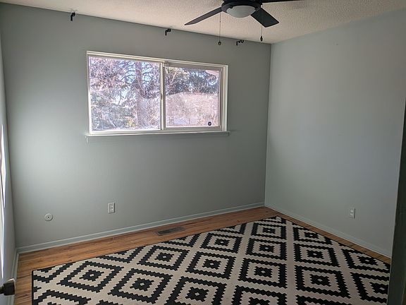 5th image of 325 Kenady Cir