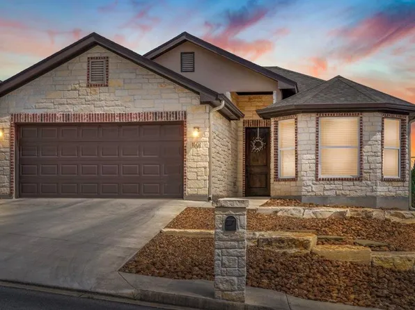 1101 Norfolk Ln N, Kerrville, TX 78028