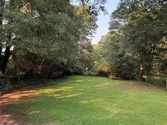 2nd image of 2720 Hollywood Dr