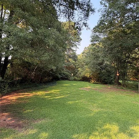 2720 Hollywood Dr — Photo 2