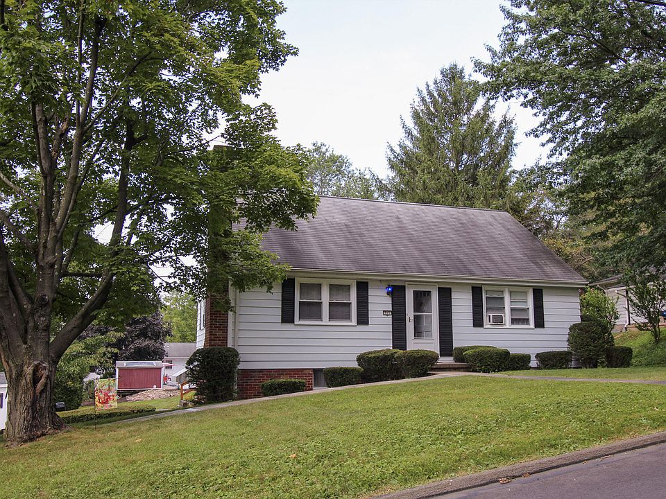 1st image of 515 Hill St S