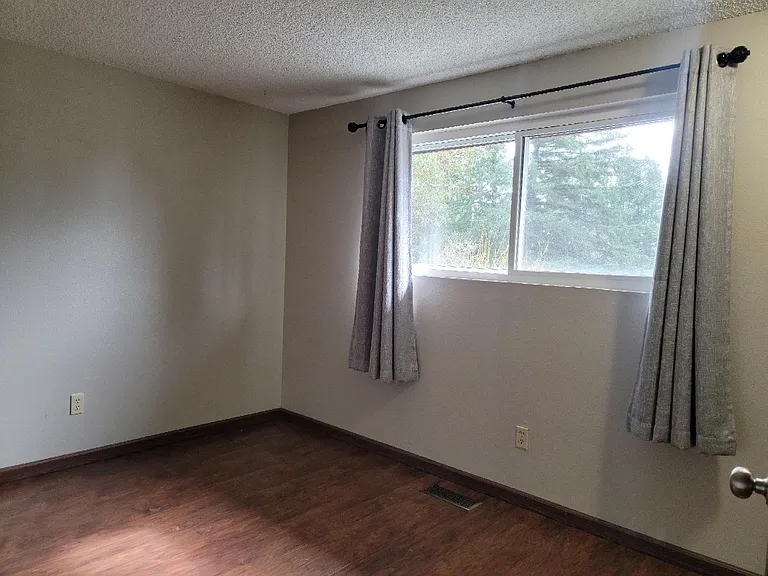 91 NE View Ridge Dr — Photo 16