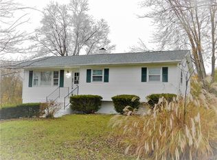 11 Andover Ln, Poughkeepsie, NY 12601