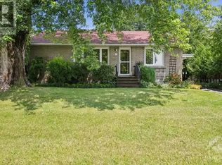 11 Appleford St #11, Ottawa, ON K1J6V1