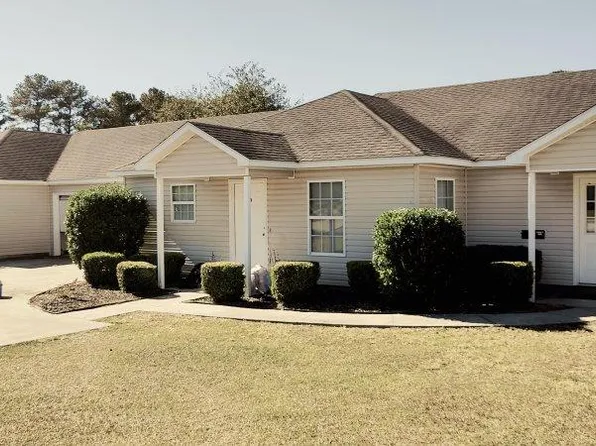 210 N Pine St #A, Sparks, GA 31647