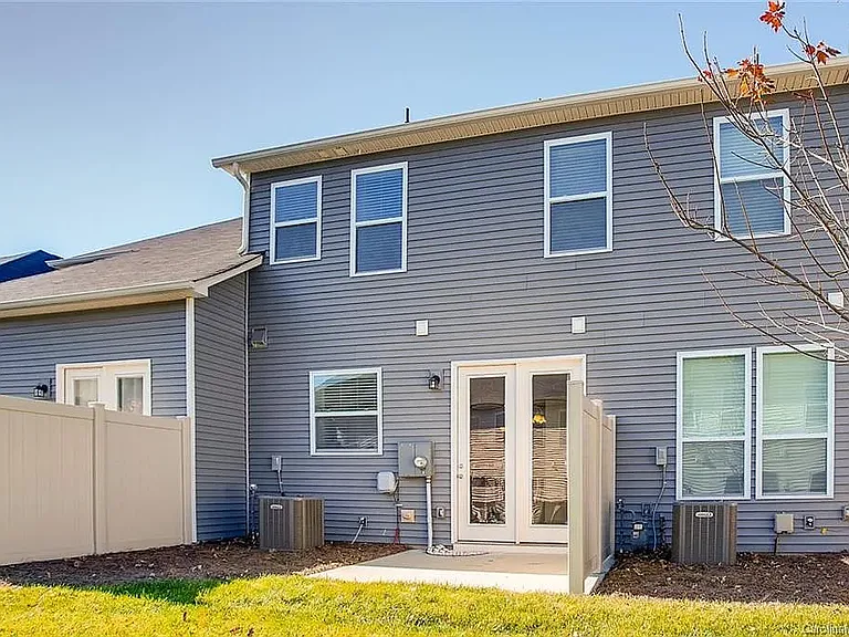 5530 Trieg Dr — Photo 11
