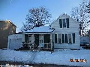 411 E Walnut St photo 1