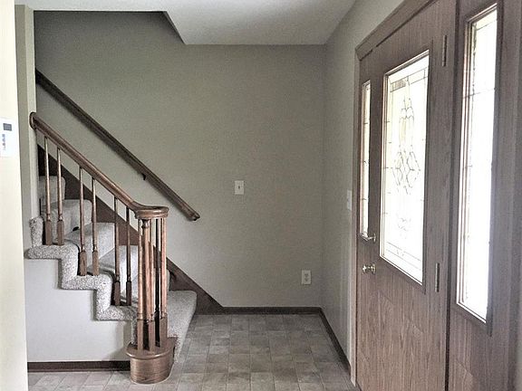 2nd image of 729 Fenway Dr