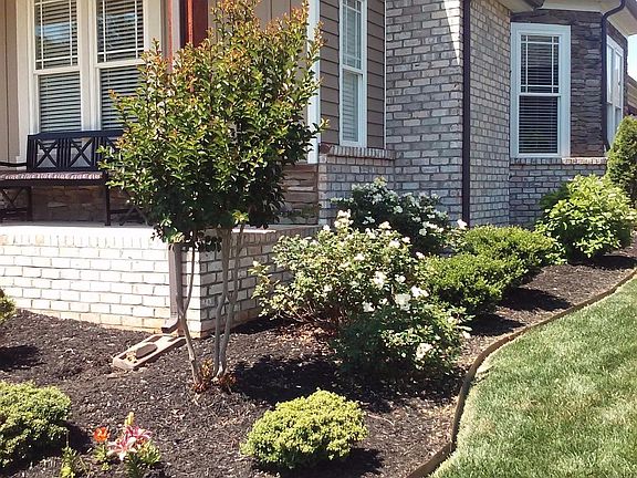 2nd image of 1348 Helmsdale Dr