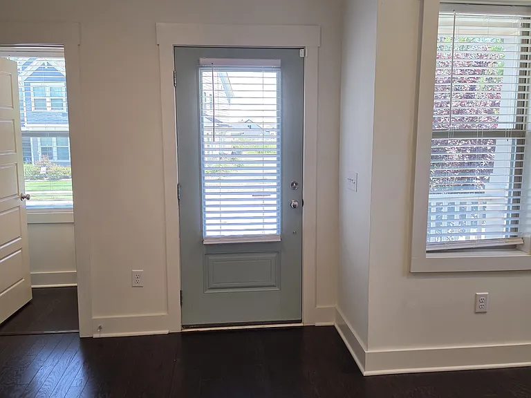 6260 Taylor Rd — Photo 3