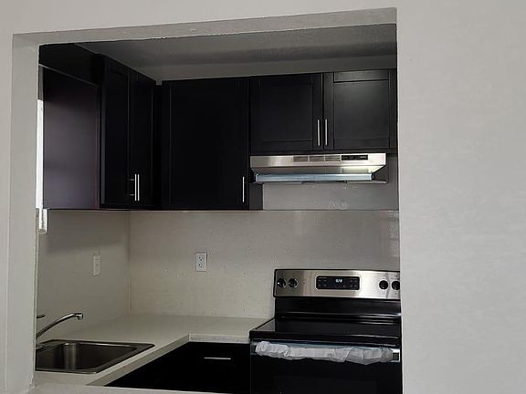 5th image of 1015 NW 45th Ave APT 201