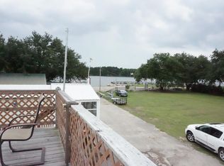 1011 McWhite Ln, Summerton, SC 29148