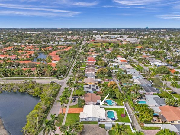 1407 Harding St, Hollywood, FL 33020