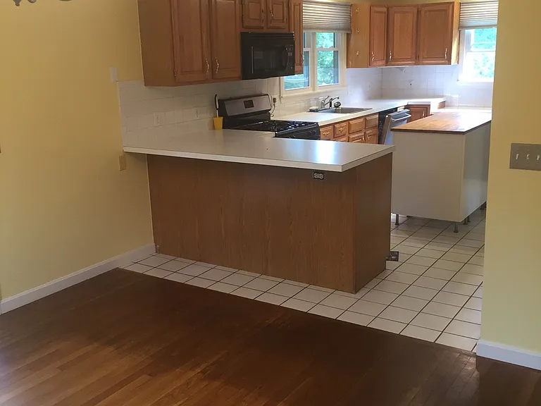 12 Green End Ave — Photo 5