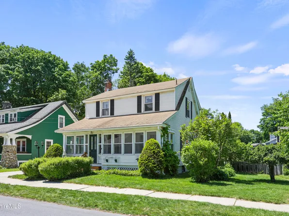 21 Cleveland St, Pittsfield, MA 01201