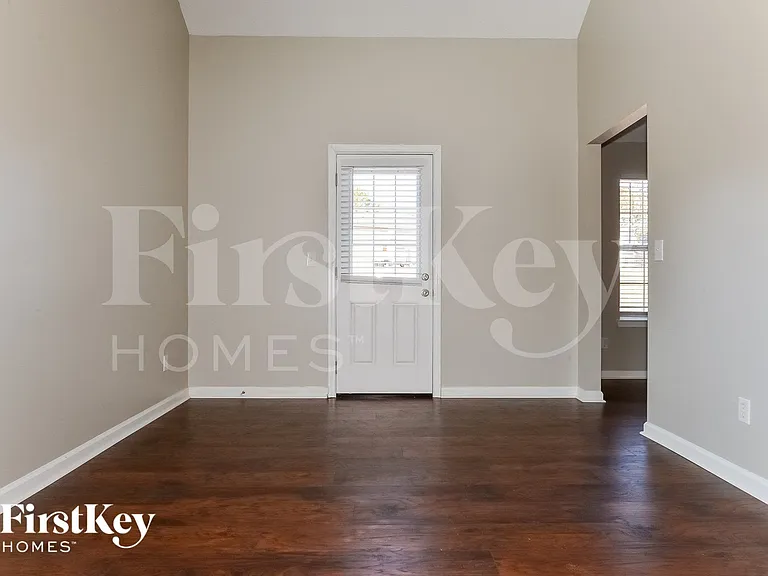 165 Cinnamon Oak Cir — Photo 4