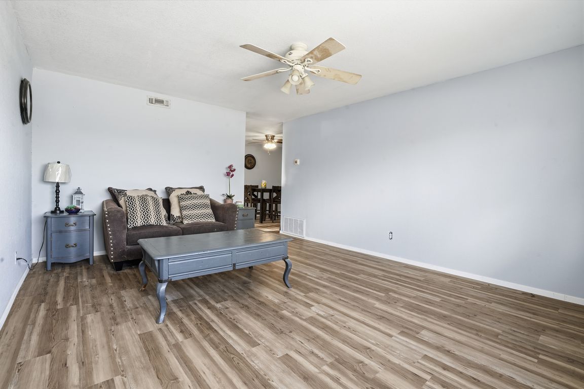 next background image